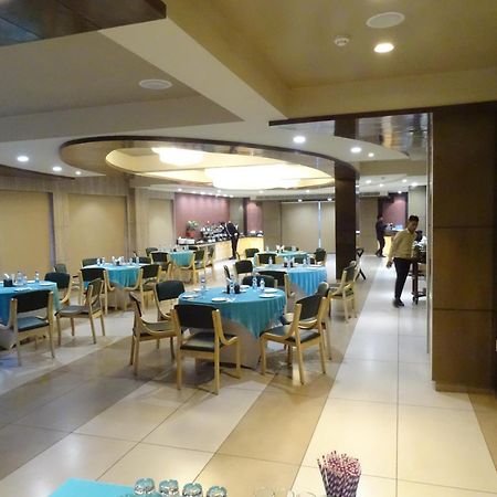 The Grand Arc Hotel & Convention Centre Shahjahanpur Bagian luar foto