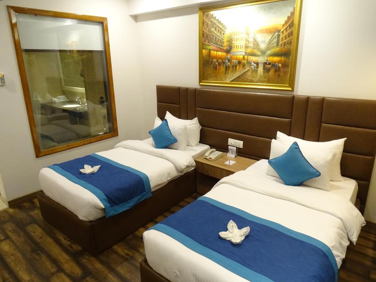 The Grand Arc Hotel & Convention Centre Shahjahanpur Bagian luar foto