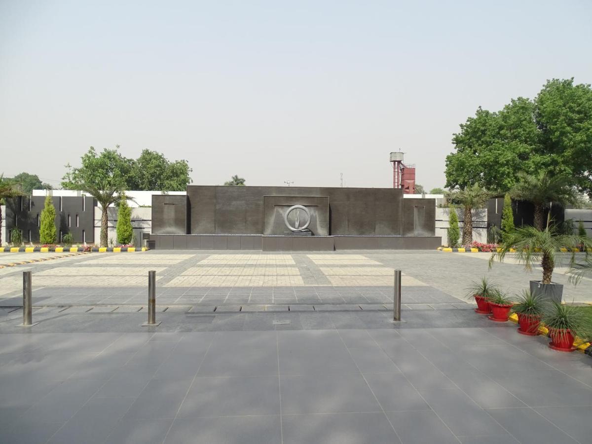 The Grand Arc Hotel & Convention Centre Shahjahanpur Bagian luar foto