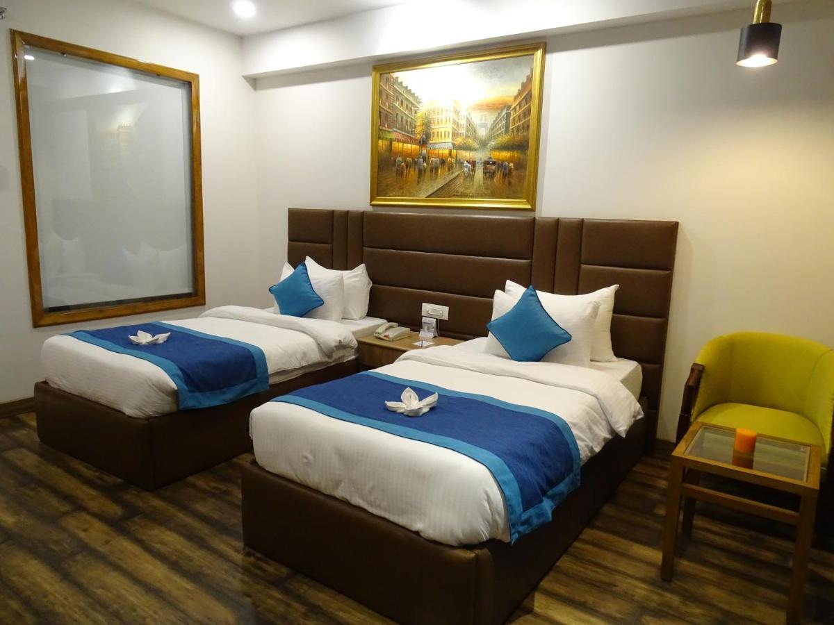 The Grand Arc Hotel & Convention Centre Shahjahanpur Bagian luar foto