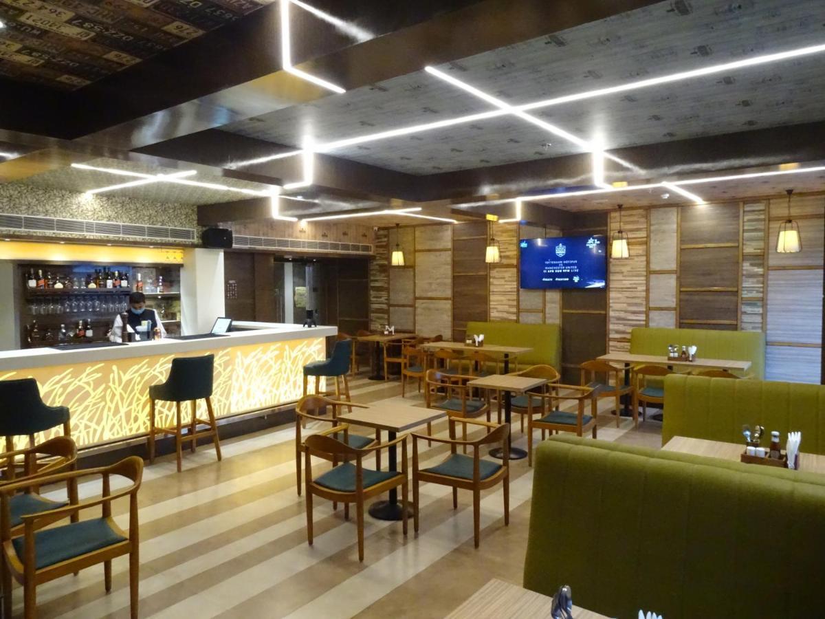 The Grand Arc Hotel & Convention Centre Shahjahanpur Bagian luar foto