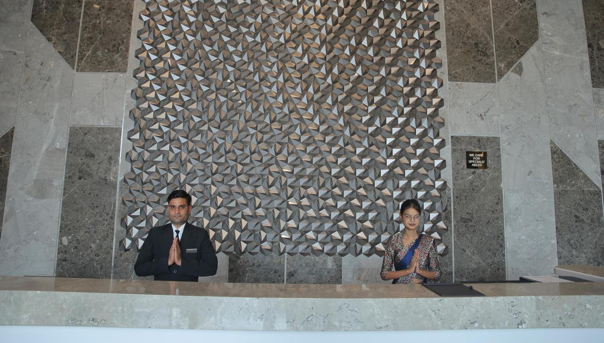 The Grand Arc Hotel & Convention Centre Shahjahanpur Bagian luar foto
