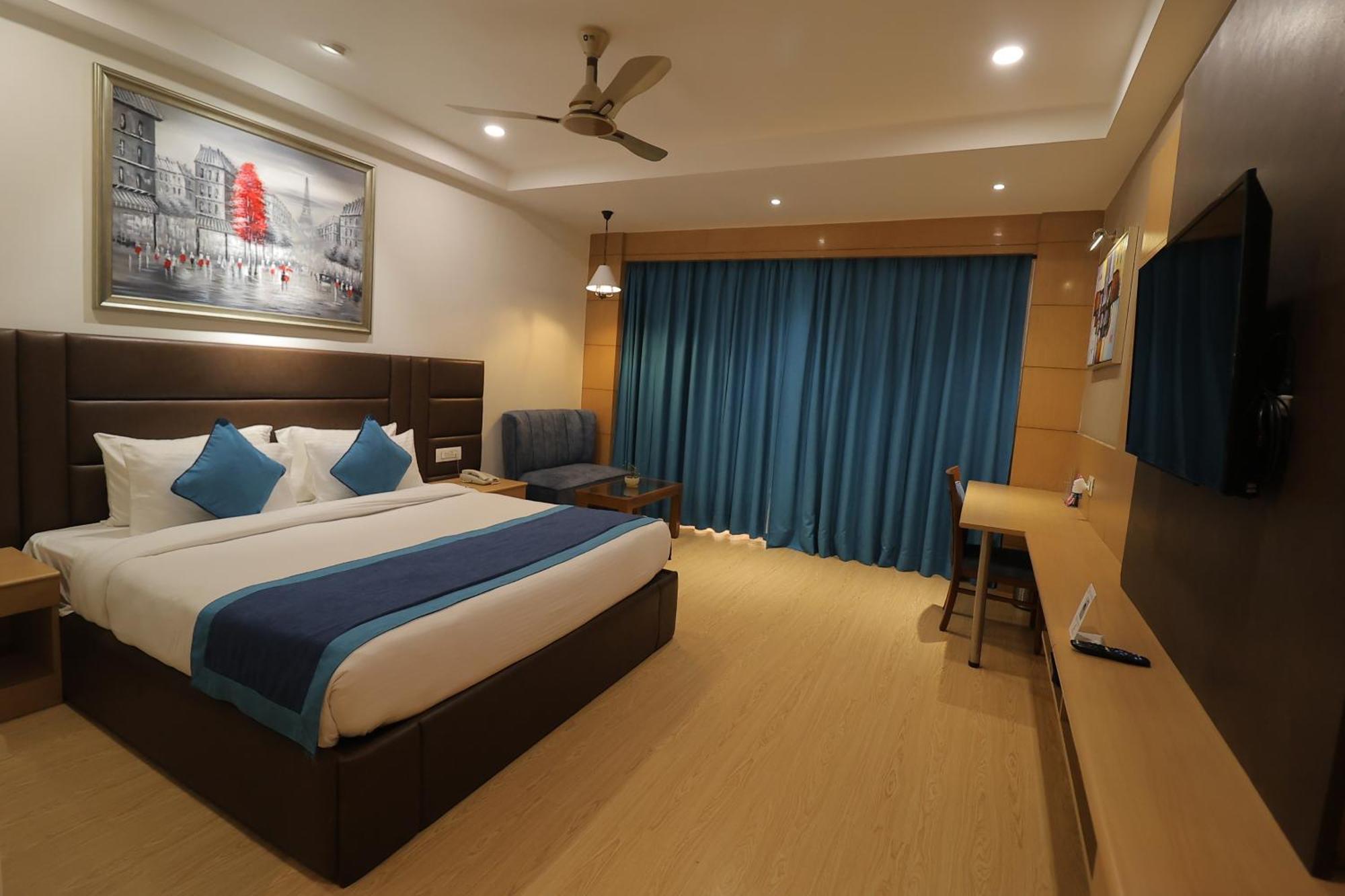 The Grand Arc Hotel & Convention Centre Shahjahanpur Bagian luar foto